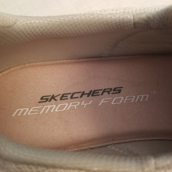 Skechers Womens Summits White Running Shoes Athletic Sneakers Size 8.5 - Picture 2 of 7